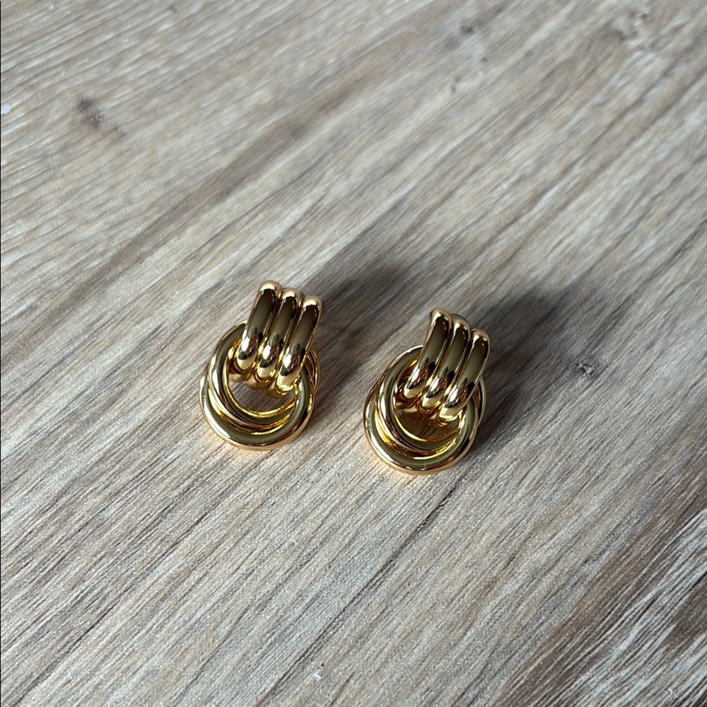 Heaven Mayhem Baby Knot Earrings in Gold